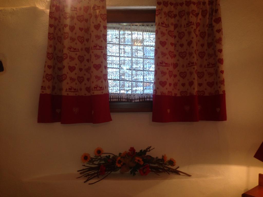 Maison Des Challant Challand Saint Victor Екстериор снимка