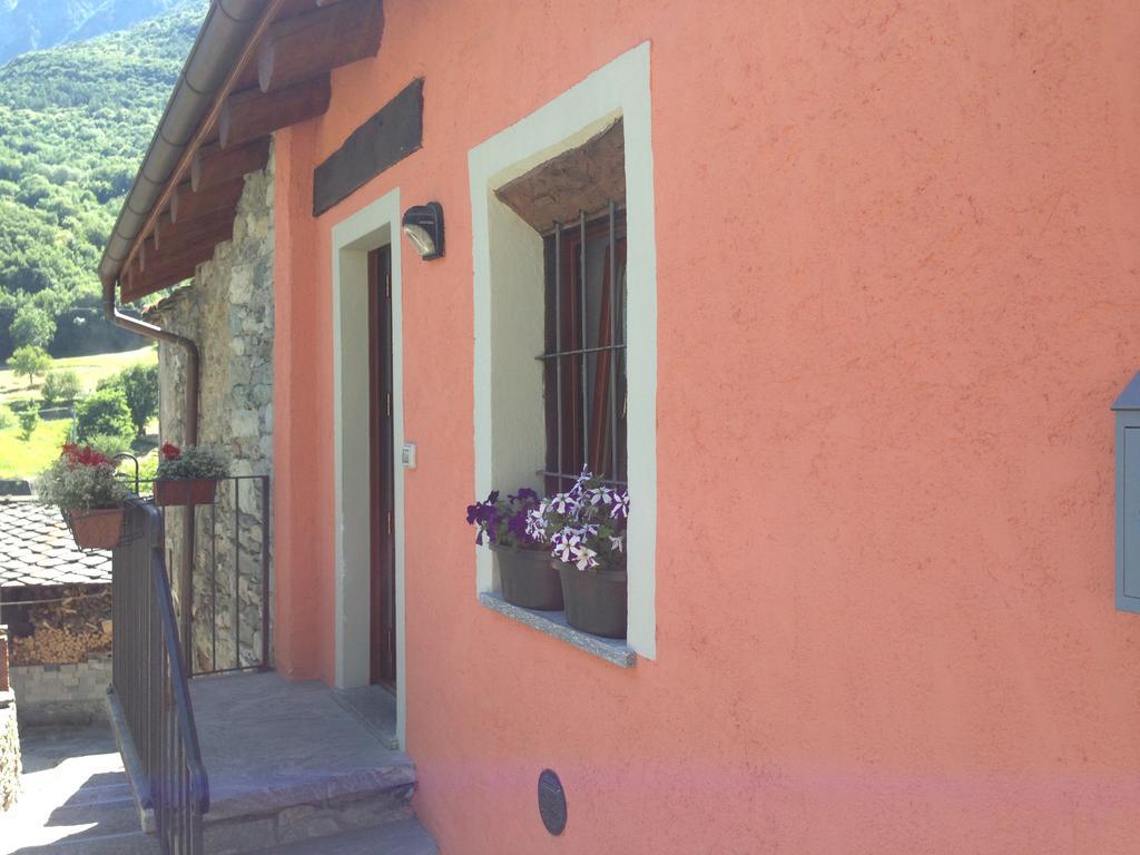 Maison Des Challant Challand Saint Victor Екстериор снимка
