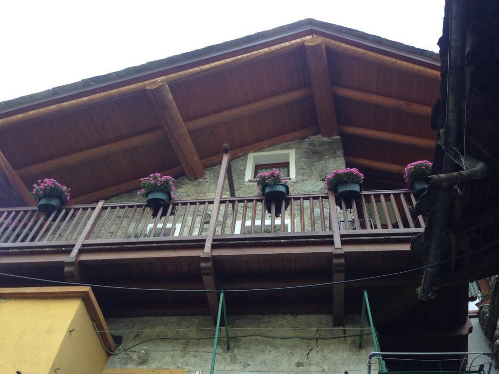Maison Des Challant Challand Saint Victor Екстериор снимка