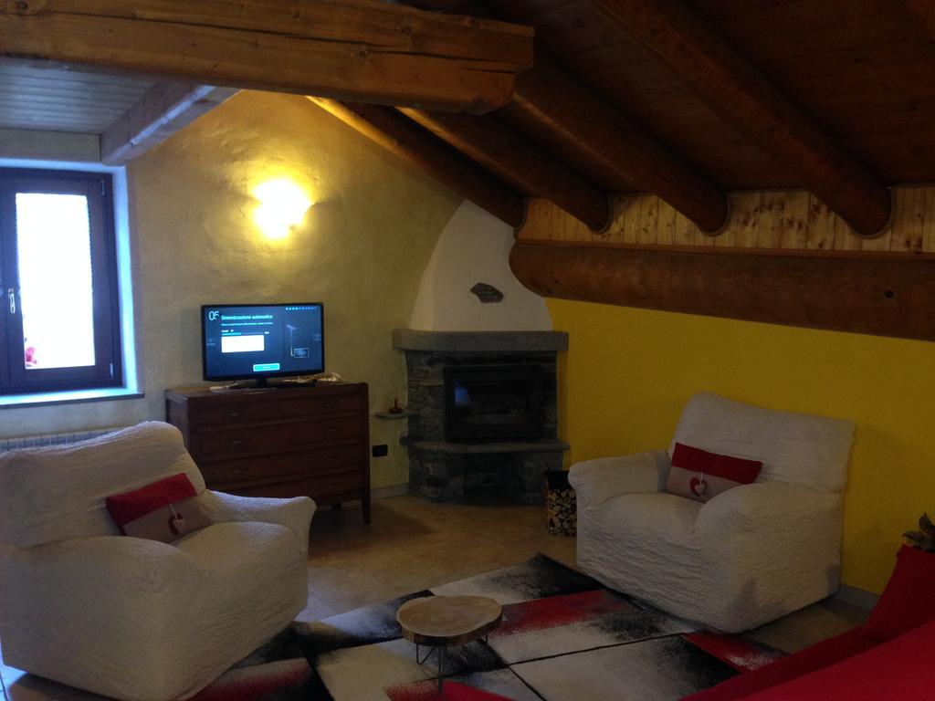 Maison Des Challant Challand Saint Victor Екстериор снимка