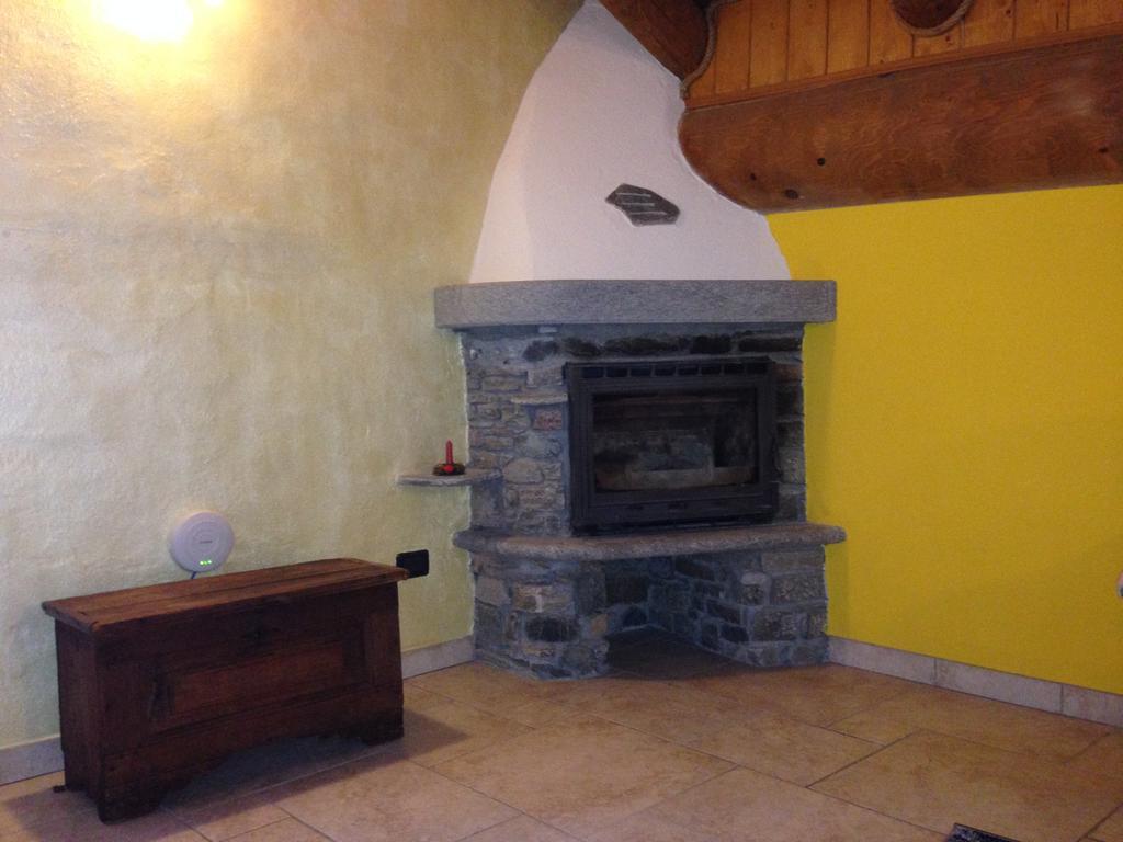Maison Des Challant Challand Saint Victor Екстериор снимка
